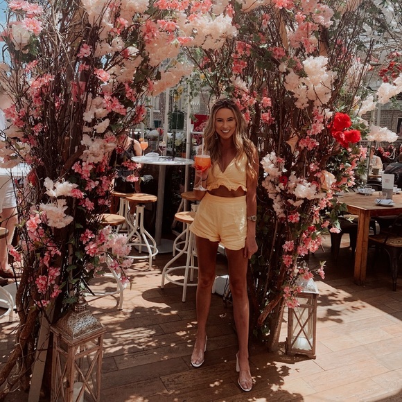 Forever 21 Dresses & Skirts - Cute two piece set! So perfect for summer and fall Forever 21 Dresses & Skirts - Cute two piece set! So perfect for summer and fall